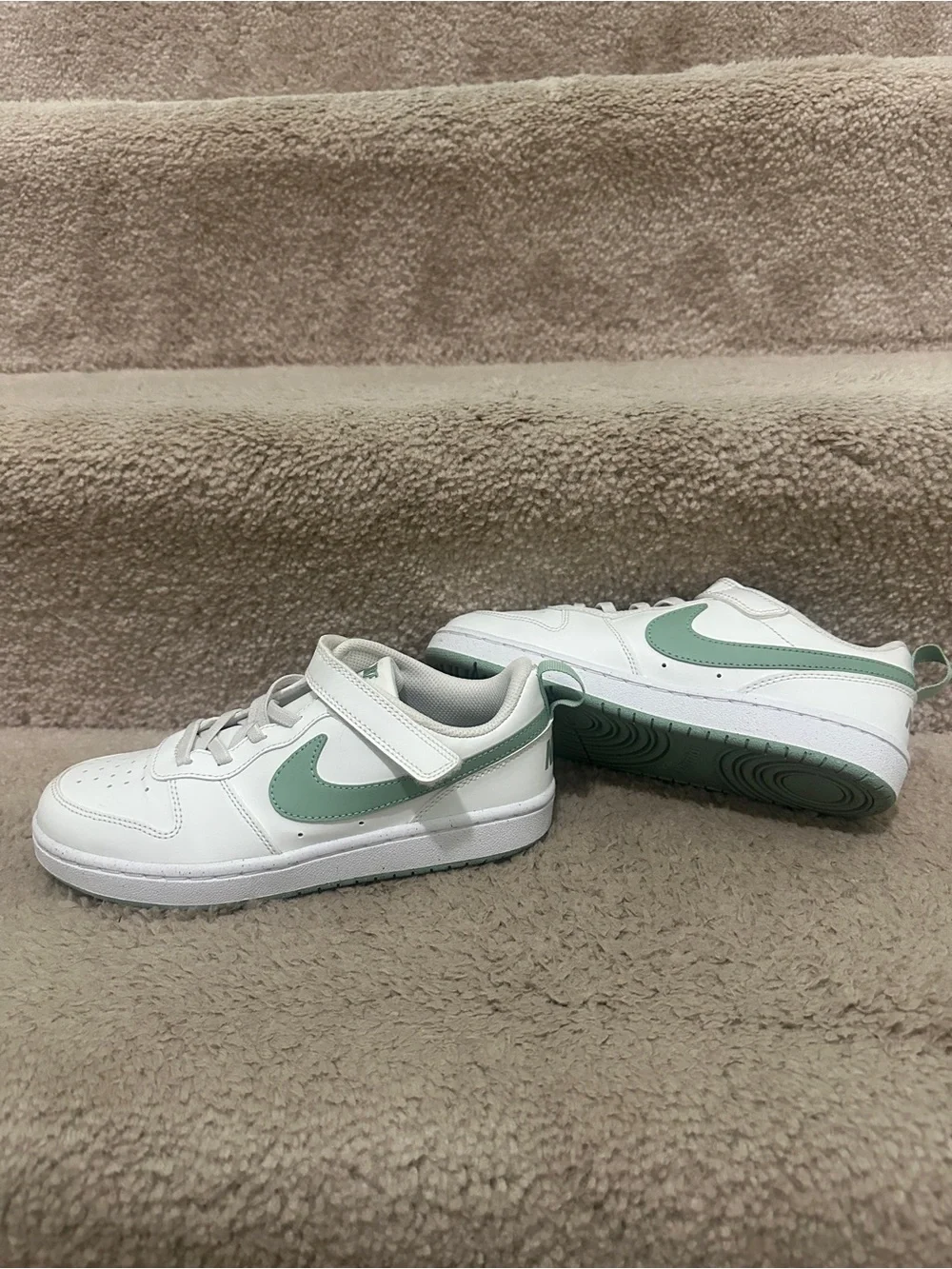 Nike Court Vision Low - Kids Size 3 - White with Jade Green